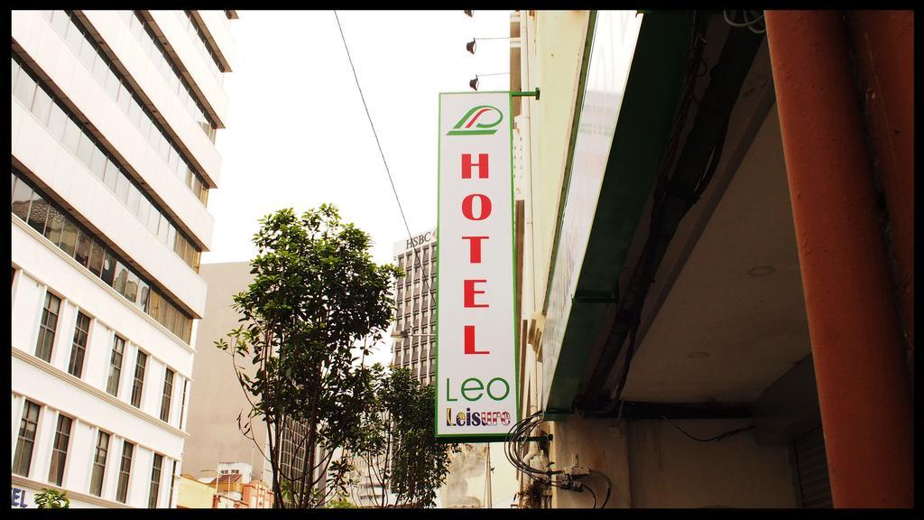 Leo Leisure @ Market Hotel