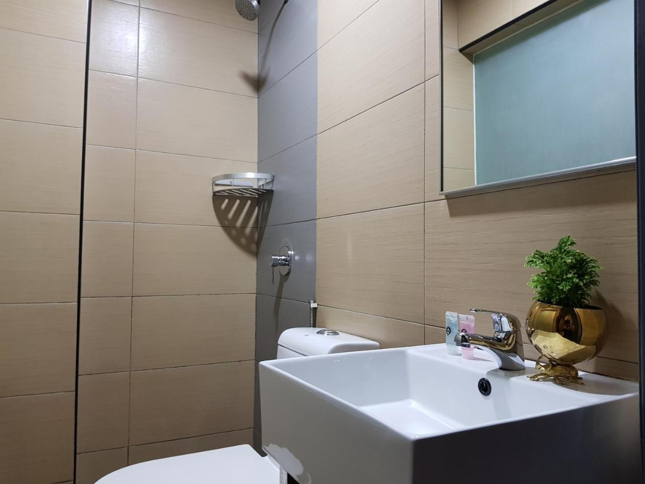 Hotel Leo Leisure @ Market